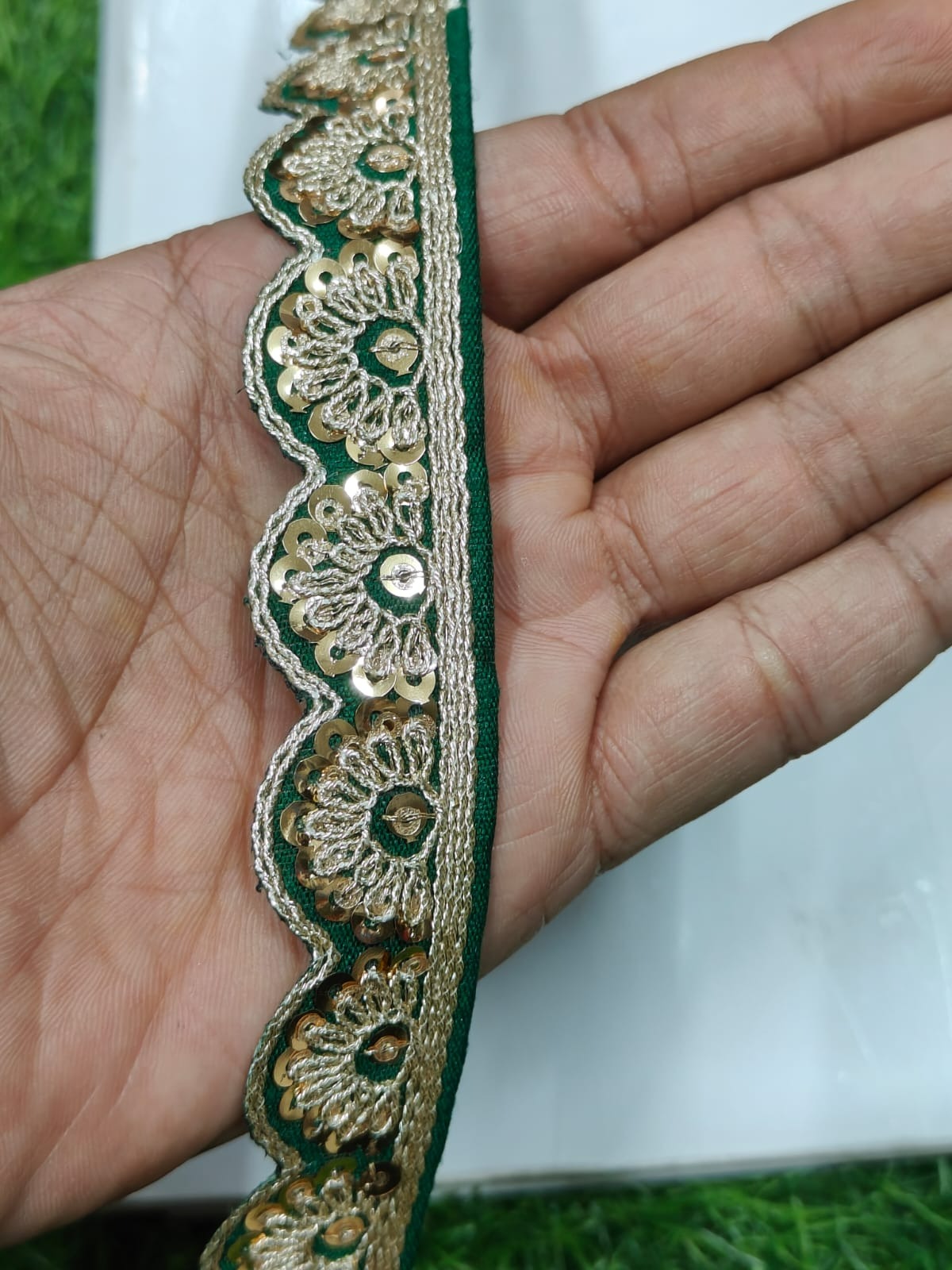JOLLY COUNTER PRESANT A NEW LACE IN EMBRODARY WITH SEQUANCE IN GREEN COLOR AND 1 INCH SIZE IN 9 MEETER LENGTH. - Image 5