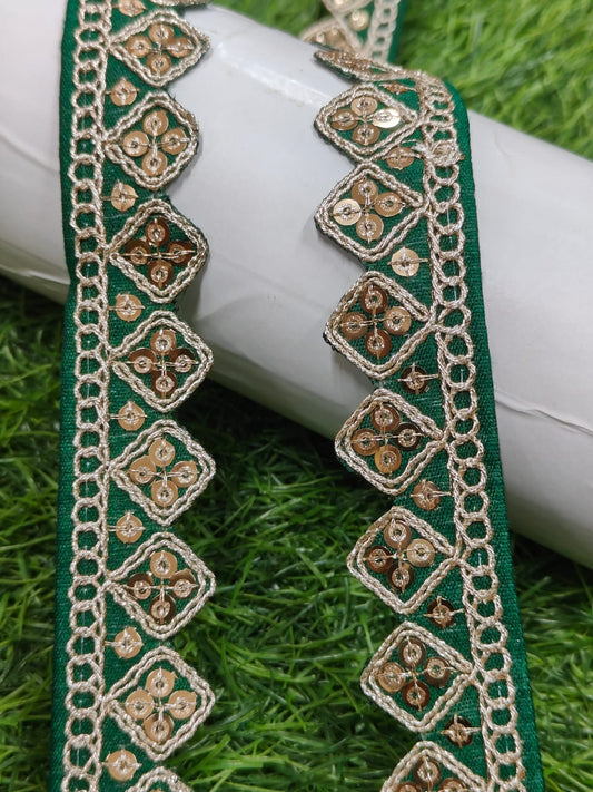 JOLLY COUNTER PRESANT A NEW LACE IN EMBRODARY WITH SEQUANCE IN GREEN COLOR AND 1 INCH SIZE IN 9 MEETER LENGTH. - Image 1