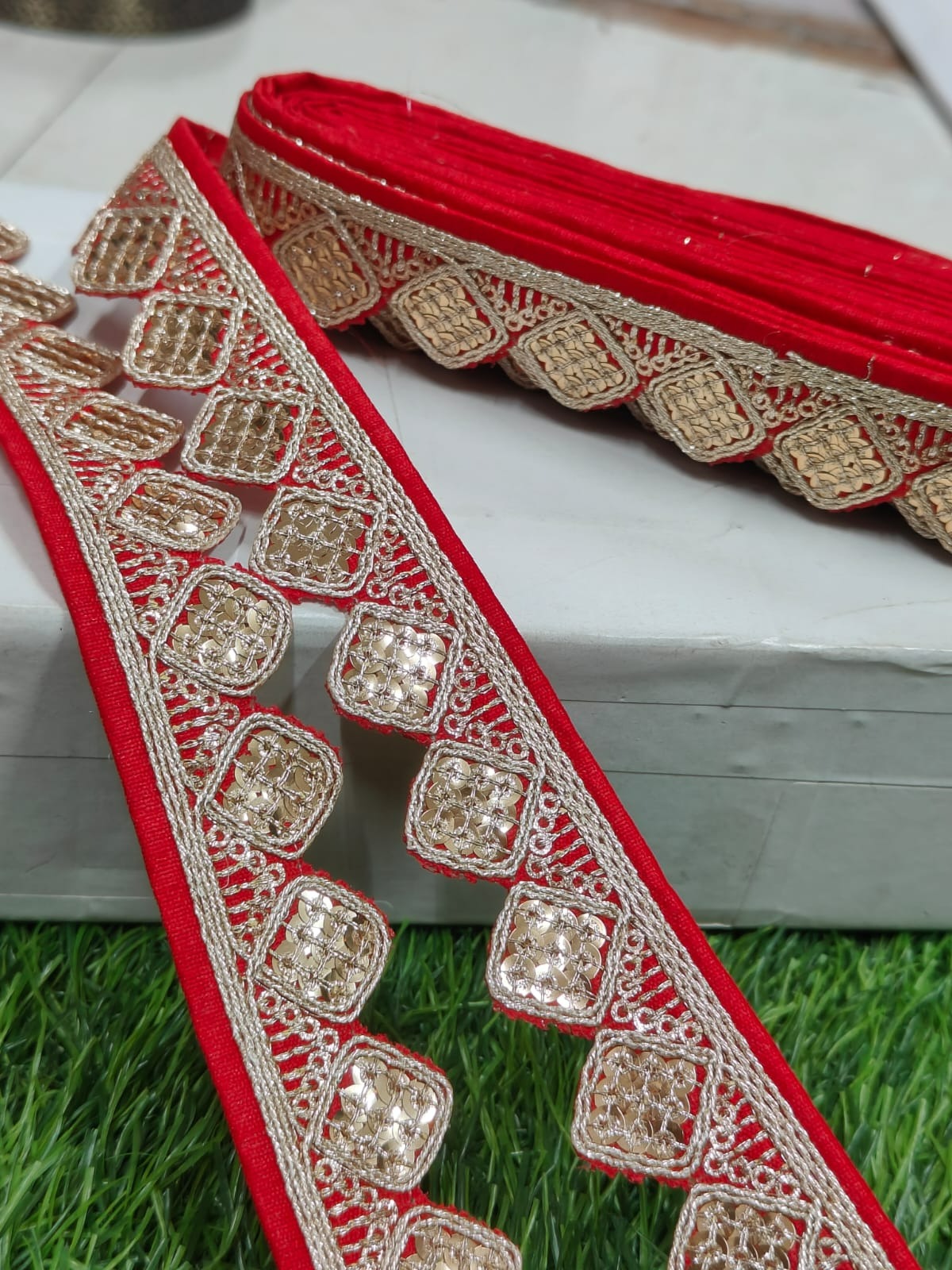 JOLLY COUNTER PRESANT A NEW LACE IN EMBRODARY WITH SEQUANCE IN RED COLOR AND 1.25 INCH SIZE IN 9 MEETER LENGTH. - Image 3