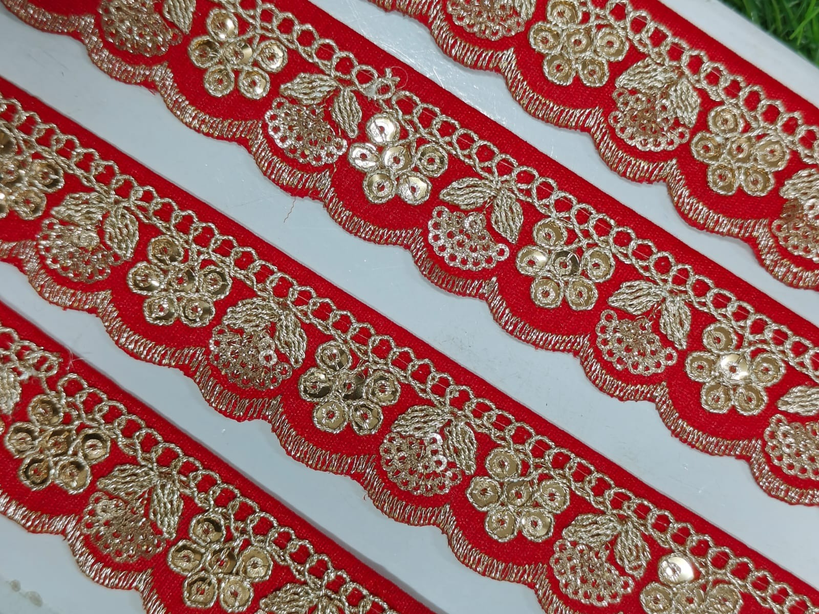 JOLLY COUNTER PRESANT A NEW LACE IN EMBRODARY WITH SEQUANCE IN RED COLOR AND 1.25 INCH SIZE IN 9 MEETER LENGTH. - Image 4