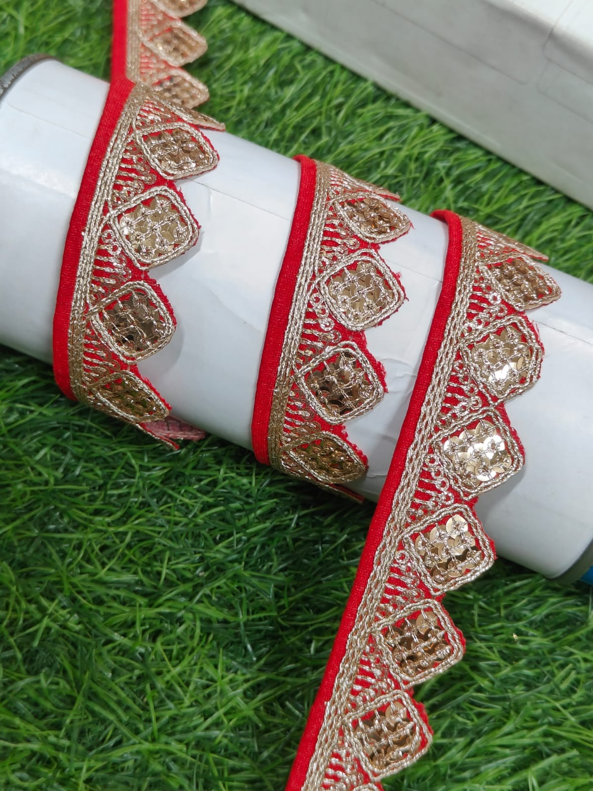 JOLLY COUNTER PRESANT A NEW LACE IN EMBRODARY WITH SEQUANCE IN RED COLOR AND 1.25 INCH SIZE IN 9 MEETER LENGTH. - Image 2