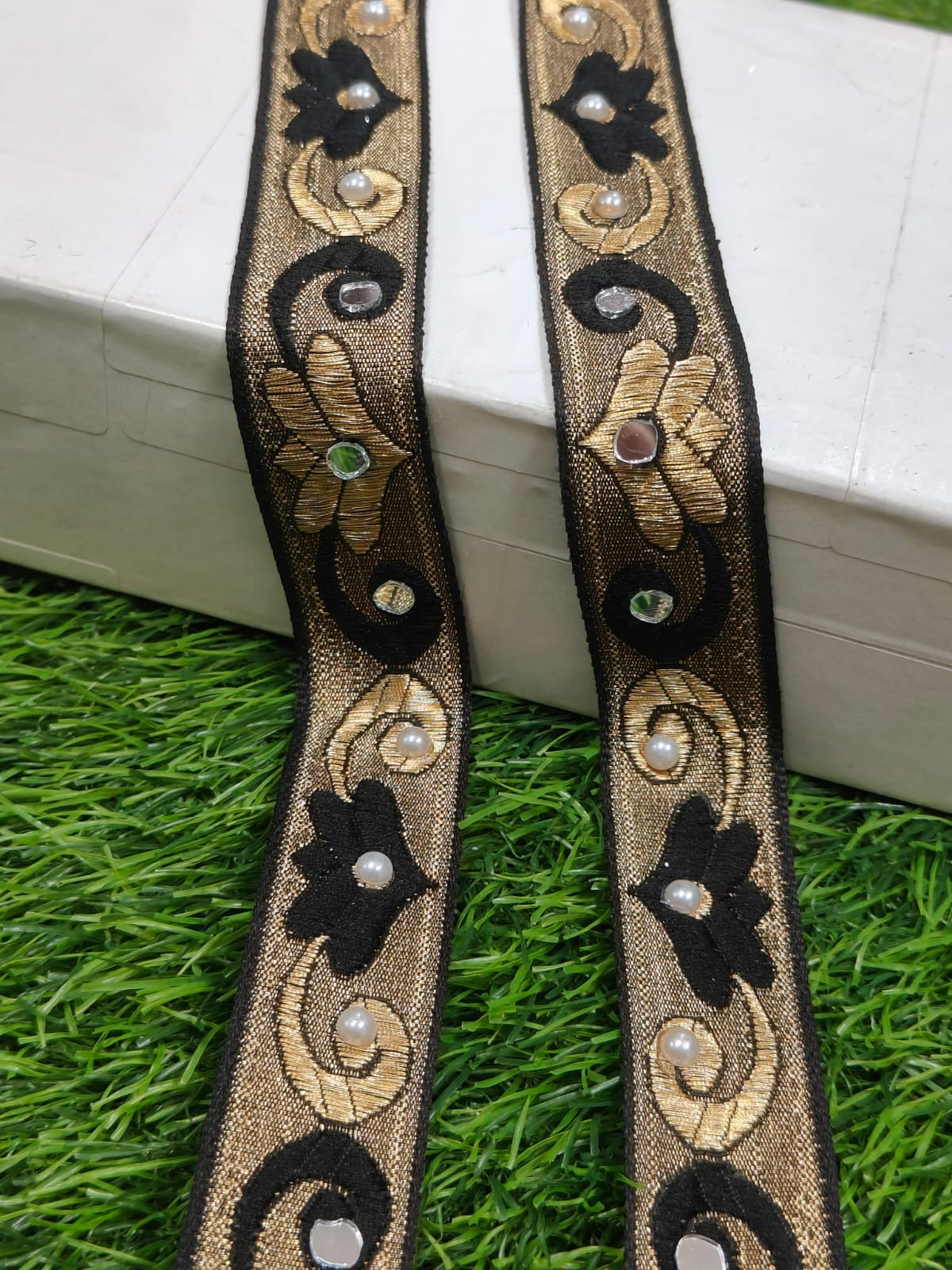 NEW LACE IN BLACK COLOR WITH MOTI AND MIRROR IN 1 INCH SIZE AND 9 MEETER LENGTH. - Image 1
